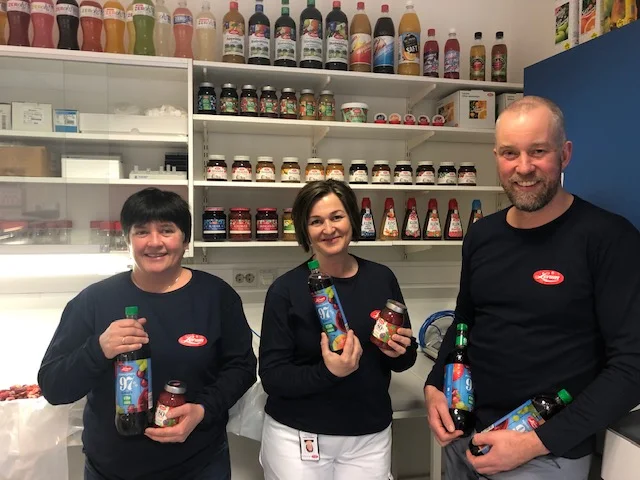 Produktutviklar Wenche Wefring, Oddbjørg Fjelltun og Gunnar Eikemo har gjort ein formidabel jobb med å redusere sukker i produkta våre.