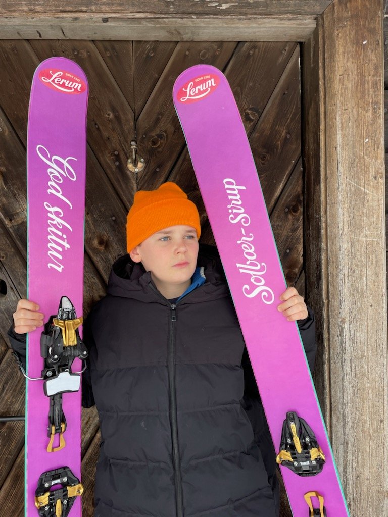 Solbærsirupski solli gård Jakob.jpg