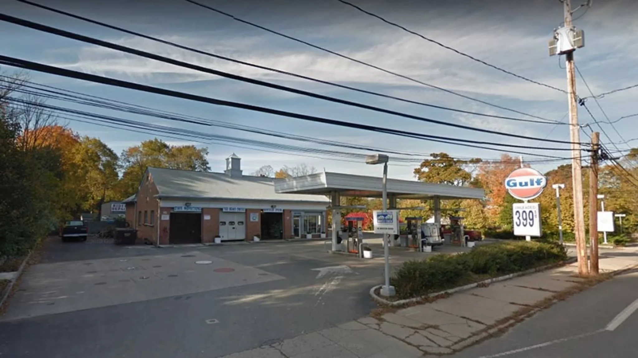 A big shout-out to our friends @ South Natick Foreign Motors - thank you for sponsoring the Natick Historical Society for three years in a row! We are so grateful for your support, which helps us inspire connections to local history every day. 

 @so