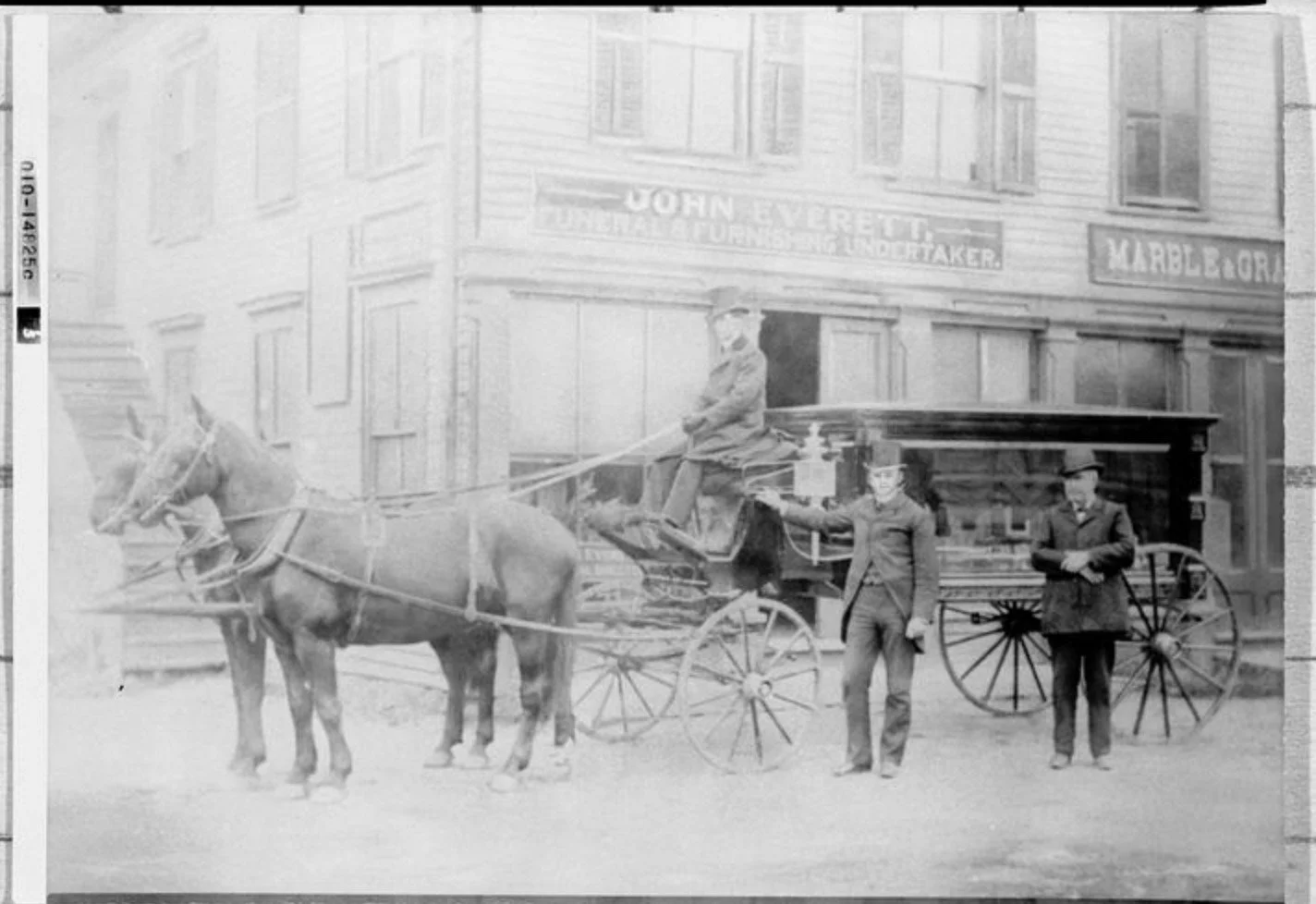 🍀🍀🍀 Did you know one of Natick&rsquo;s longest-running family businesses began with an Irish shoemaker? 🍀🍀🍀
Parish histories from the Natick Catholic community, early town directories, and recent articles on the Everett family all tell the same