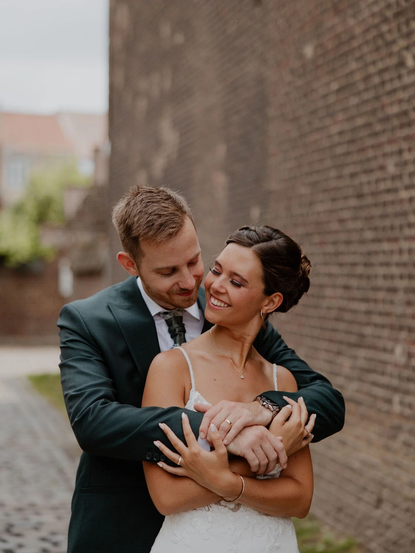 Wij horen veel tijdens onze kennismakingsgesprekken dat onze toekomstige koppels zich wat onwennig voelen voor de lens. 

Kan je geloven dat deze foto's bijna helemaal niet geposeerd is? Tijdens onze koppelshoot proberen we het zo rustig en normaal  