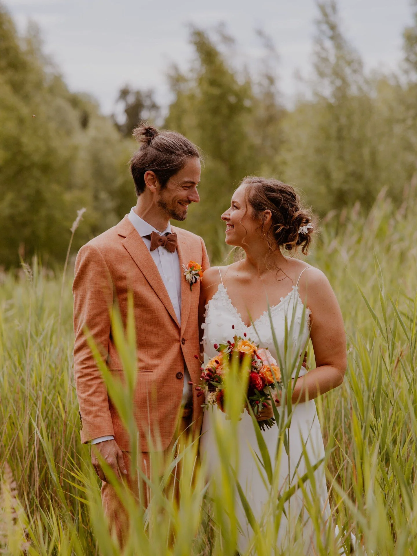 "Wij zijn niet fotogeniek.&rdquo; Dat is iets wat we tijdens onze kennismakingsgesprekken vaak horen van koppels. Fotogeniek zijn heeft niets te maken met poses of weten hoe je moet kijken. Het gaat erom dat jullie je op je gemak voelen, kunnen 