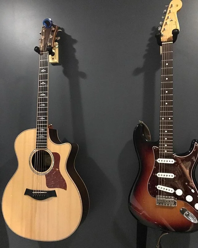 My knight and my bishop. Been learning/writing/creating with these two for the past 10 years or so
.
.
.
#guitars #pursueyourpassion #singersongwriter #dyimusician #startup #persian #songwriter #whatelseshouldihashtag #songwriters #sold #openmicnight