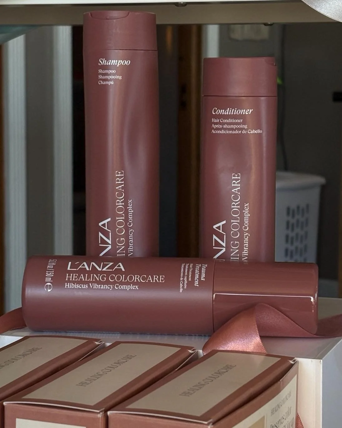 Keep your color vibrant all season long. The L&rsquo;ANZA Color Care Holiday Box has everything you need for healthy, radiant hair &mdash; perfectly packaged for the holidays✨🤍
-
-
-
-
-
-#Indulgesalon #northmankatoindulge #tyleratindulge  #mnsalon 