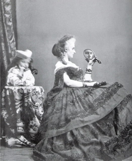 Countess di Castiglione, the worlds first ‘selfie queen’ came to prominence immediately after the invention of the camera.