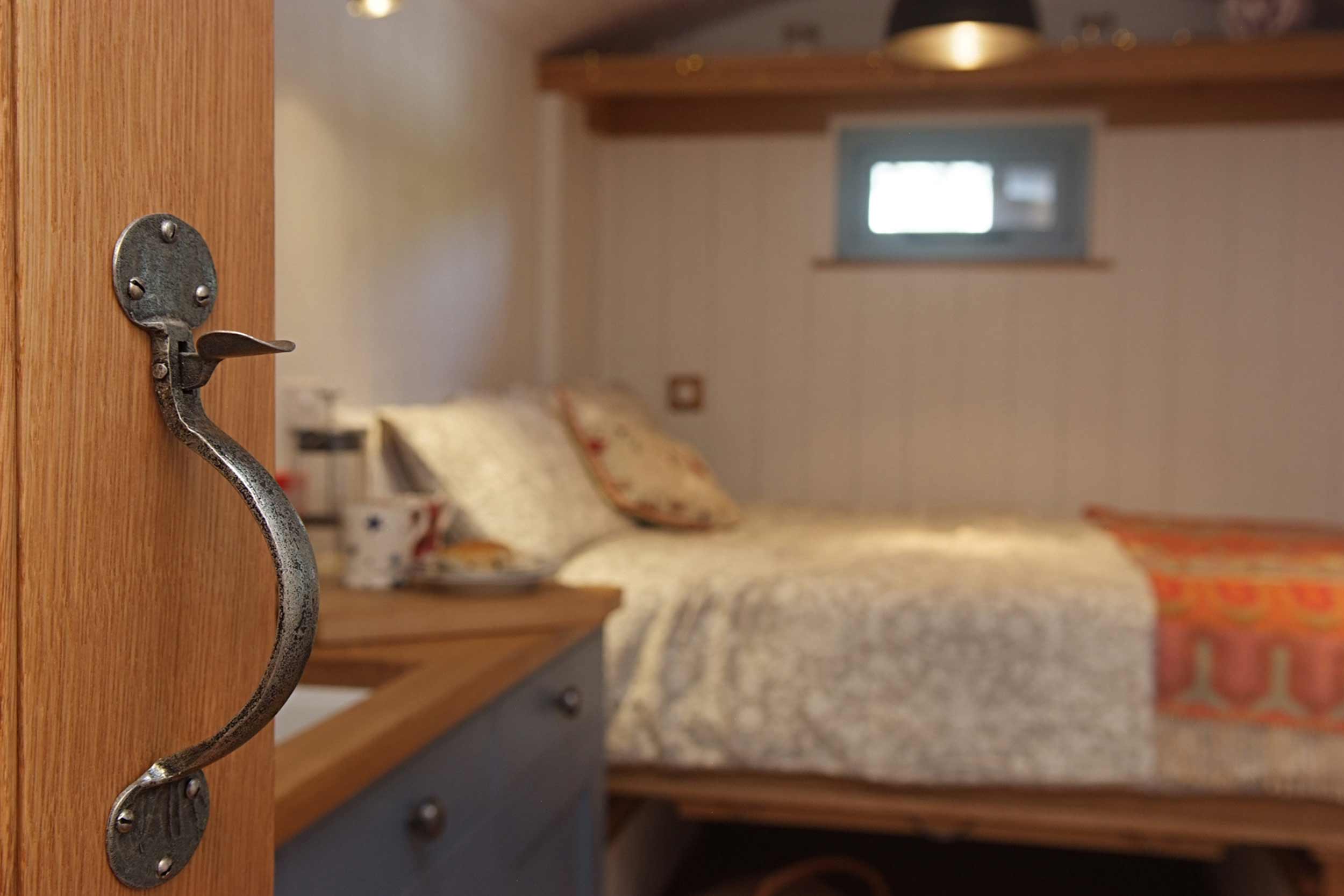 Shepherds Hut Cosy Bedroom with Built in Fold Down Double Bed