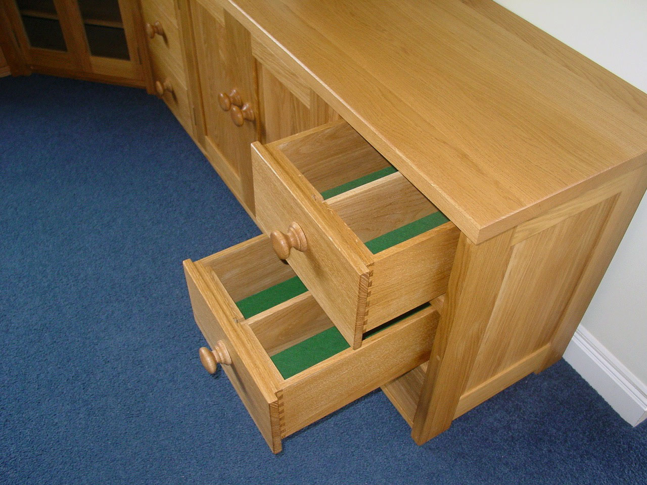 Oak Drawer Unit with Lined Drawers
