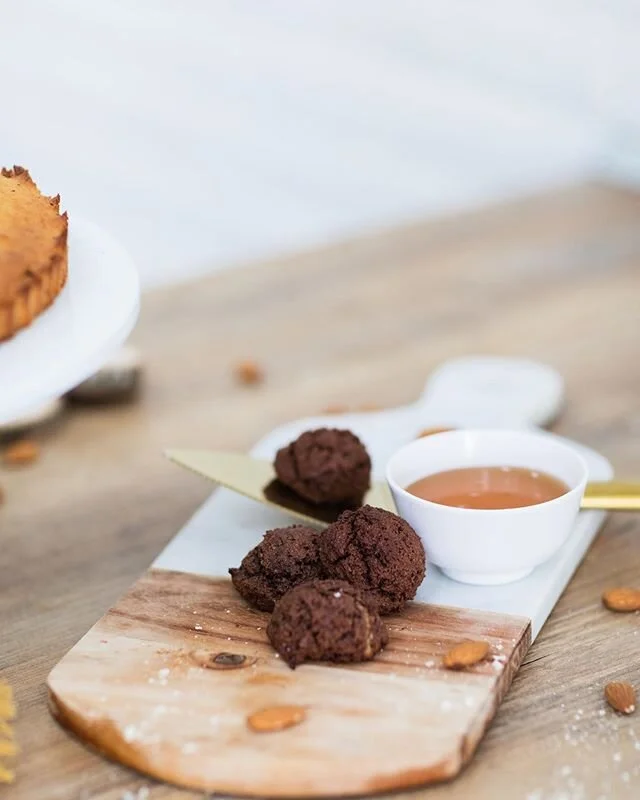 Got dessert ? &lsquo;cause I can hook you up...
.
.
Photography &amp; Styling @cocostudiosbymoni | Sooting content for @sweetpaleo