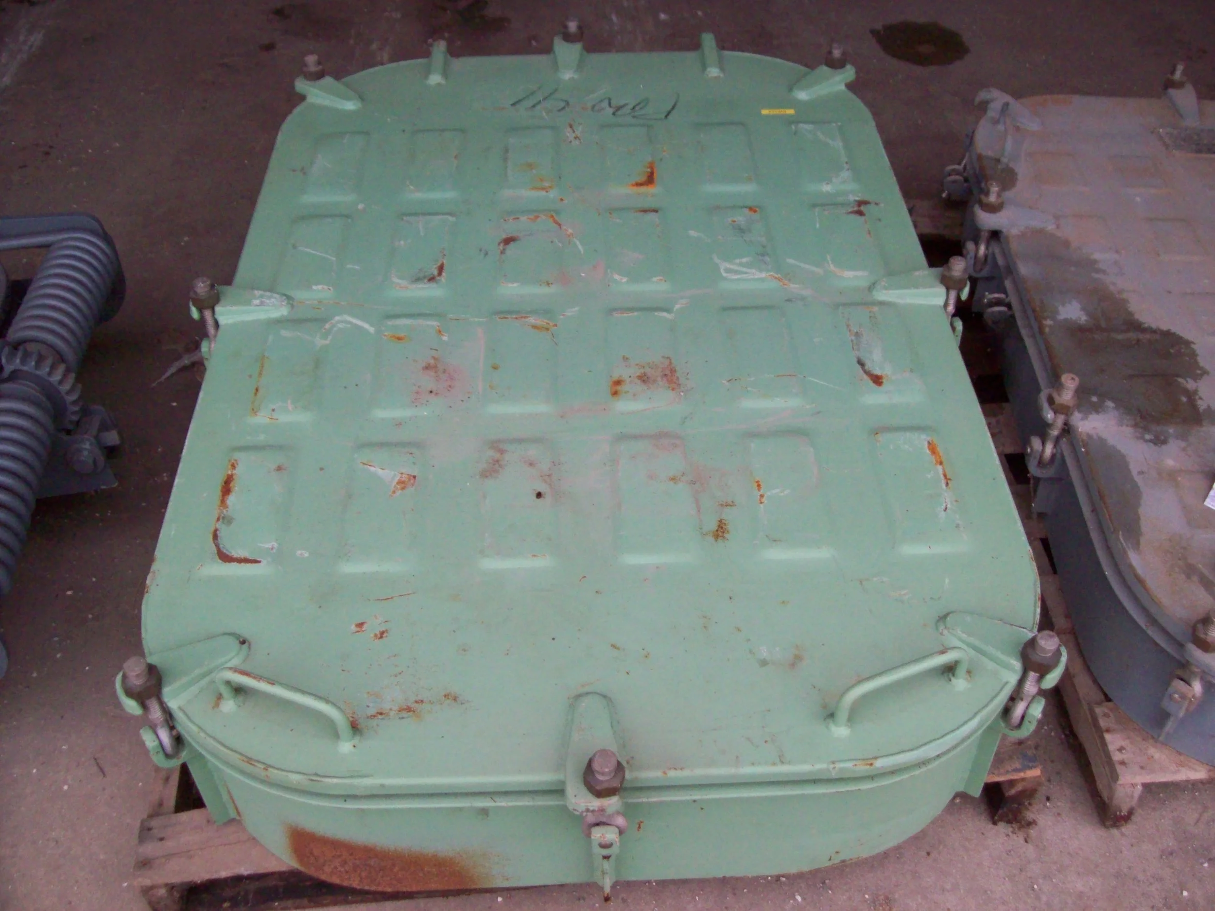 30" x 54"  Multibolt Navy Hatch