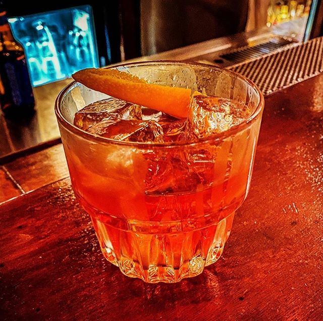 Cool cocktails for a warm fall day 📷: @barfly_guy