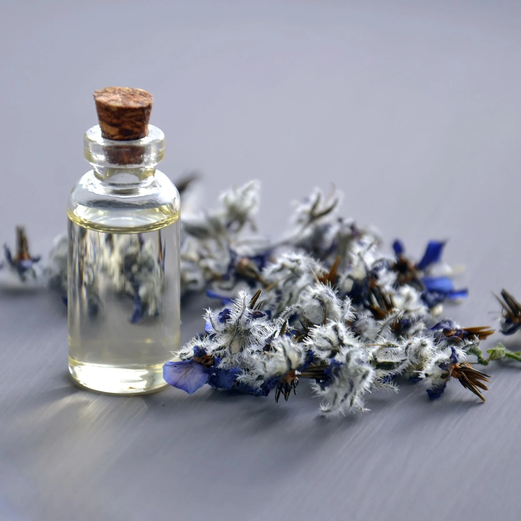 aromatherapy-aromatic-bottle-932577.jpg
