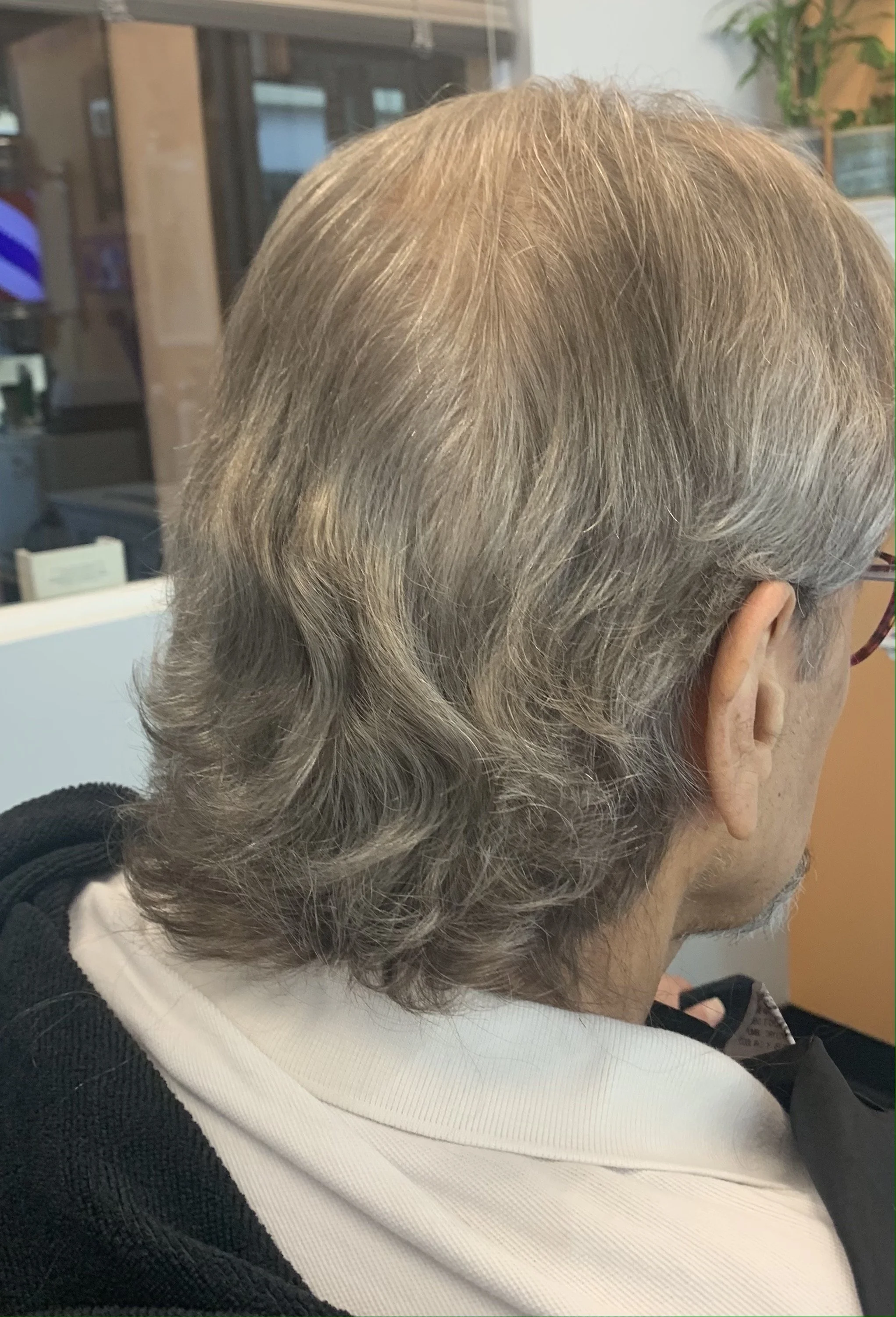 GENTLEMANS HAIRSTYLING.JPG