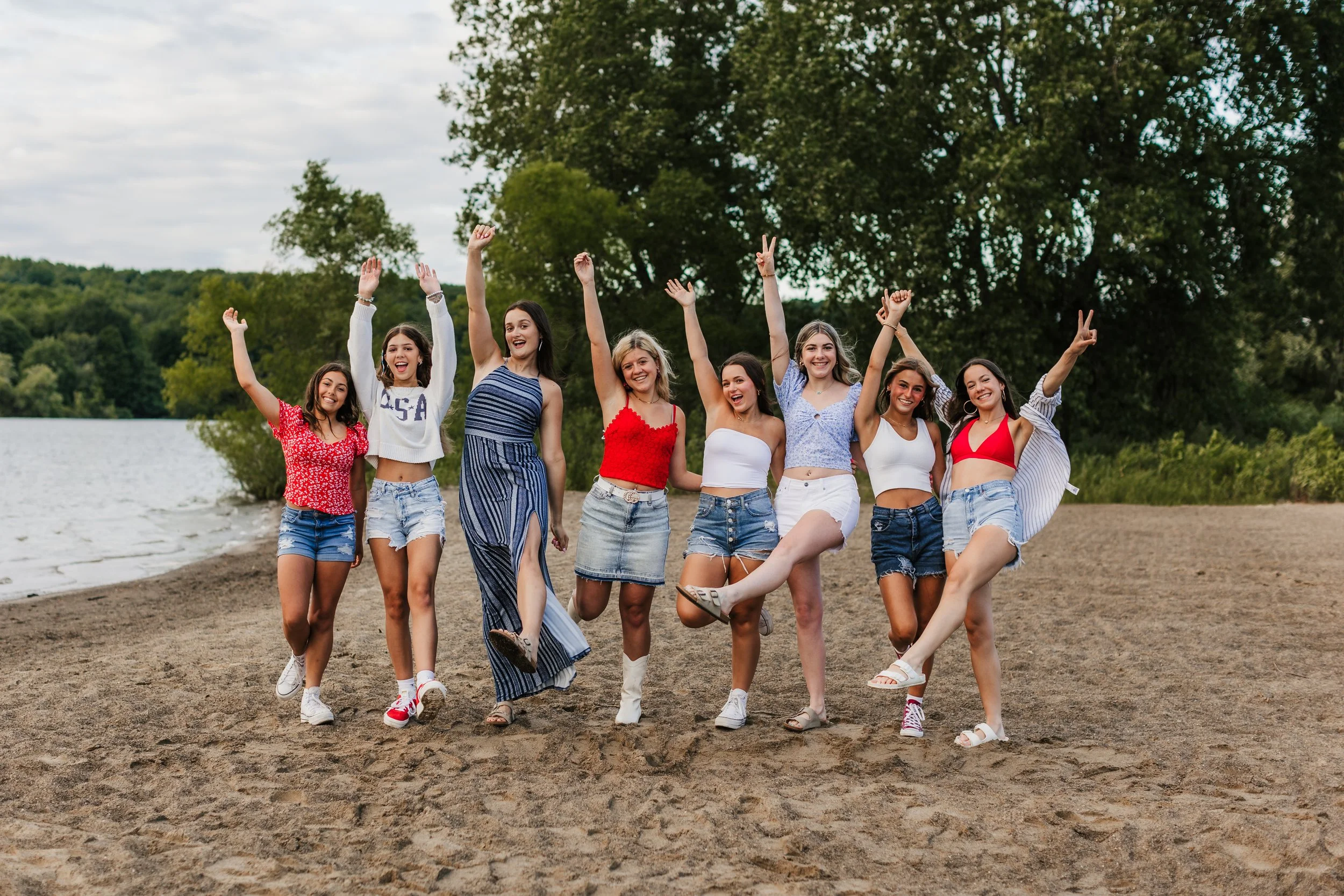 Class of 2027 Senior Team Search! 