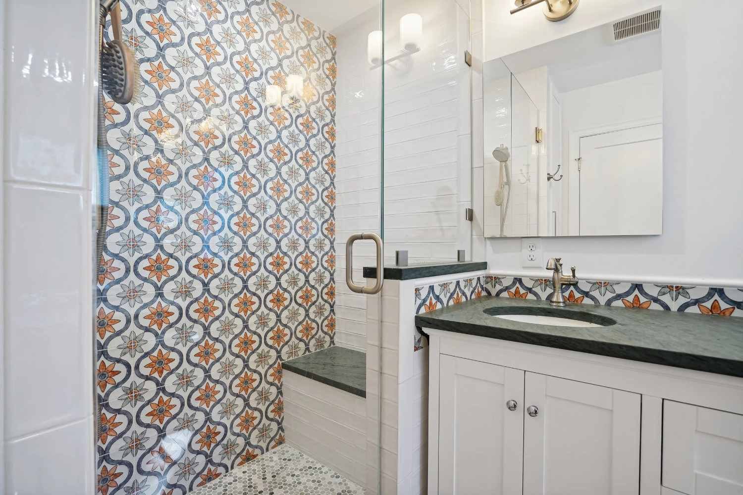 DC2storycharming_7 [Bathrooms]