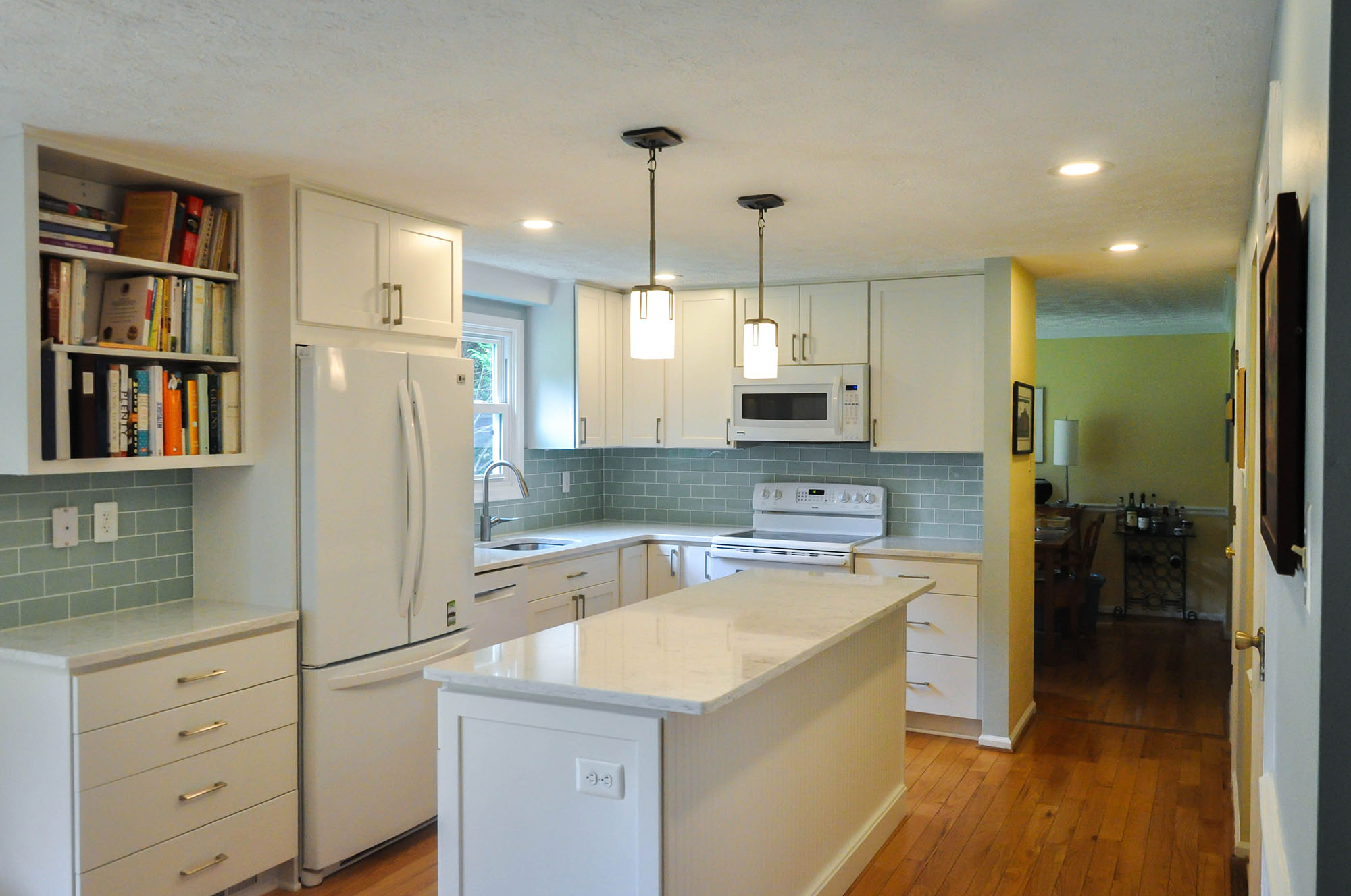 Jacobs white kitchen blue tile.jpg