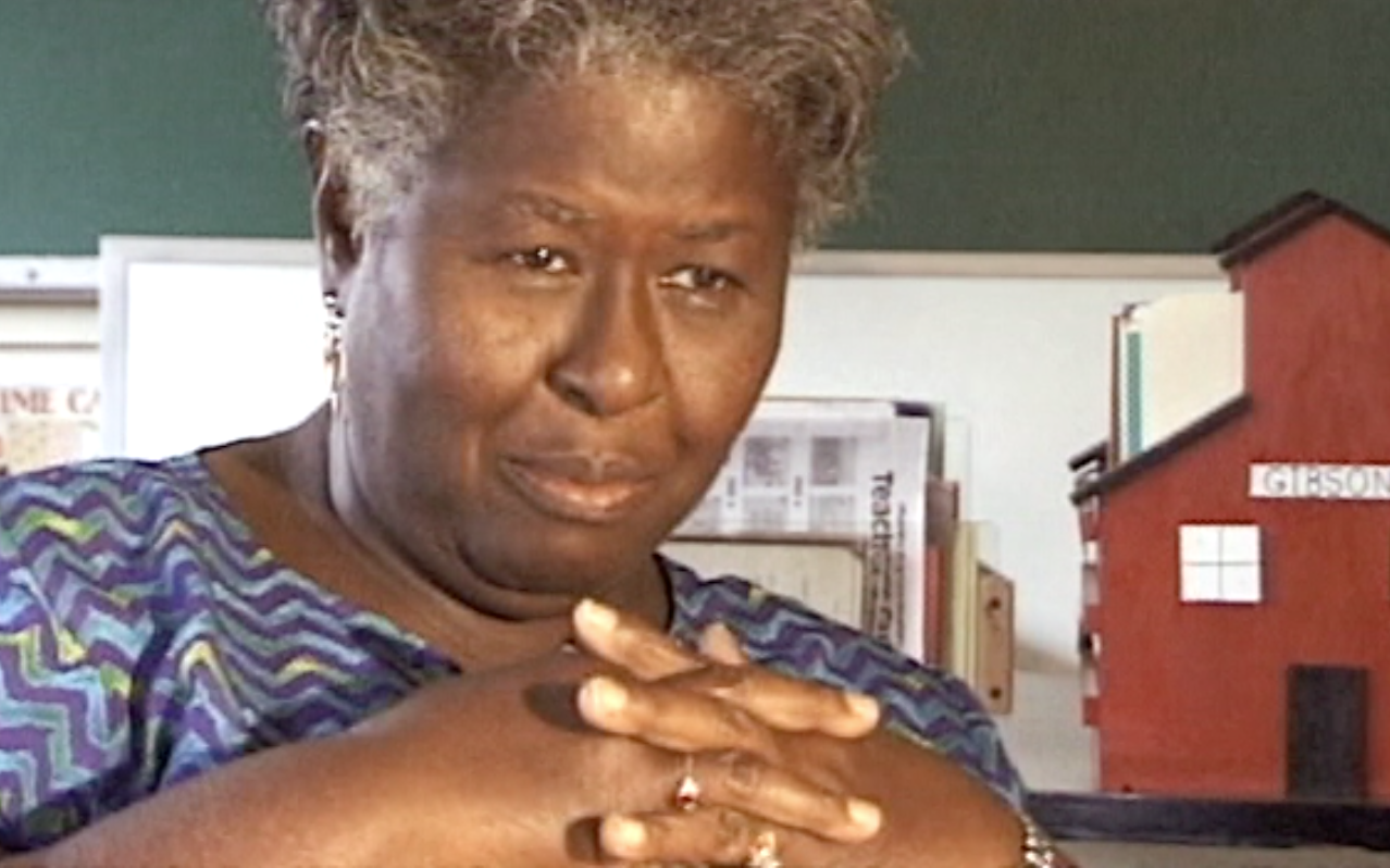 Crossover+-+Mary+Ragston,+one+of+the+first+teachers+allowed+to+teach+white+students+during+school+desegregation+in+Hempstead.+Texas.png