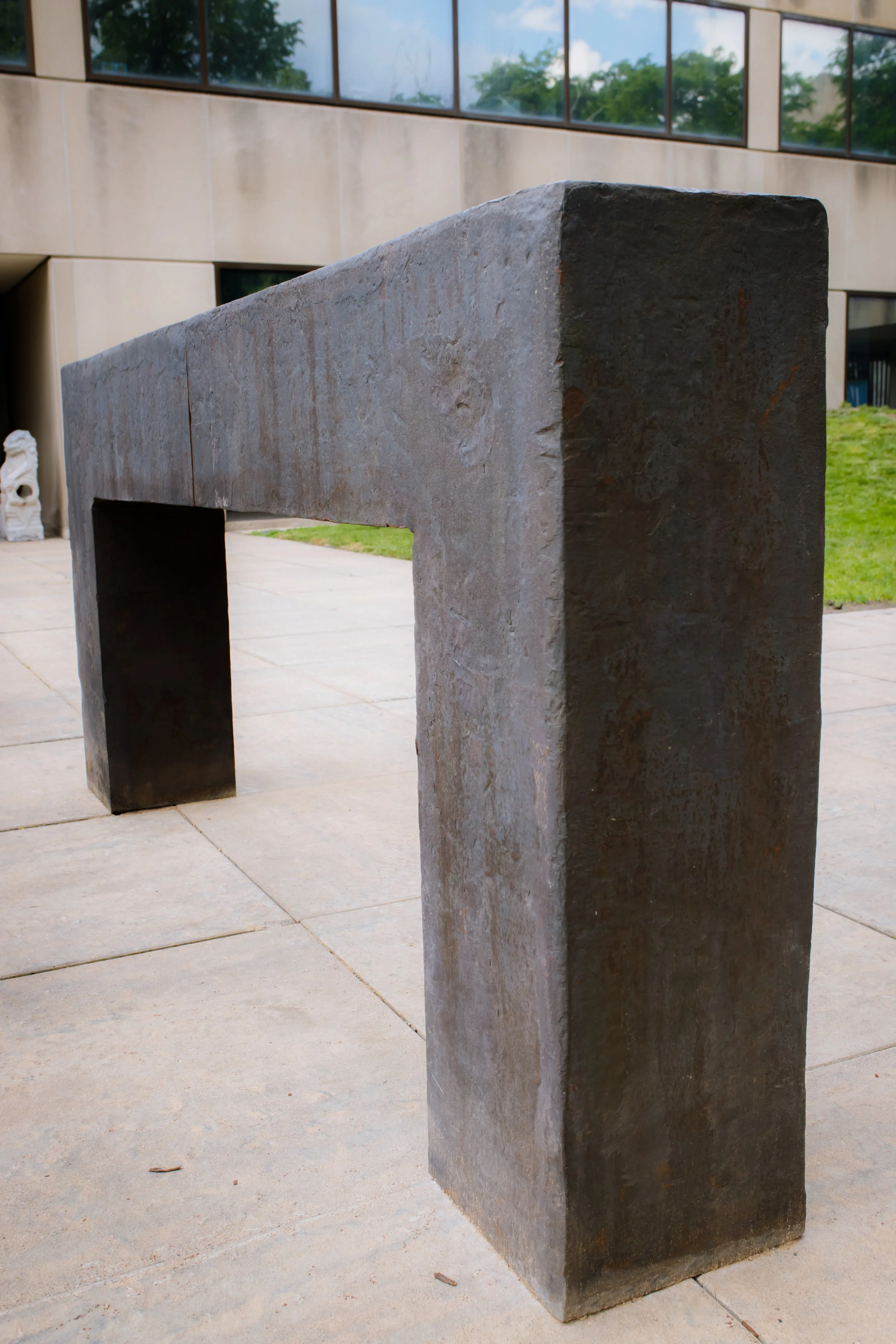 Seattle Right Angles Propped (Richard Serra, 1991). Photo by Sarah Larson.