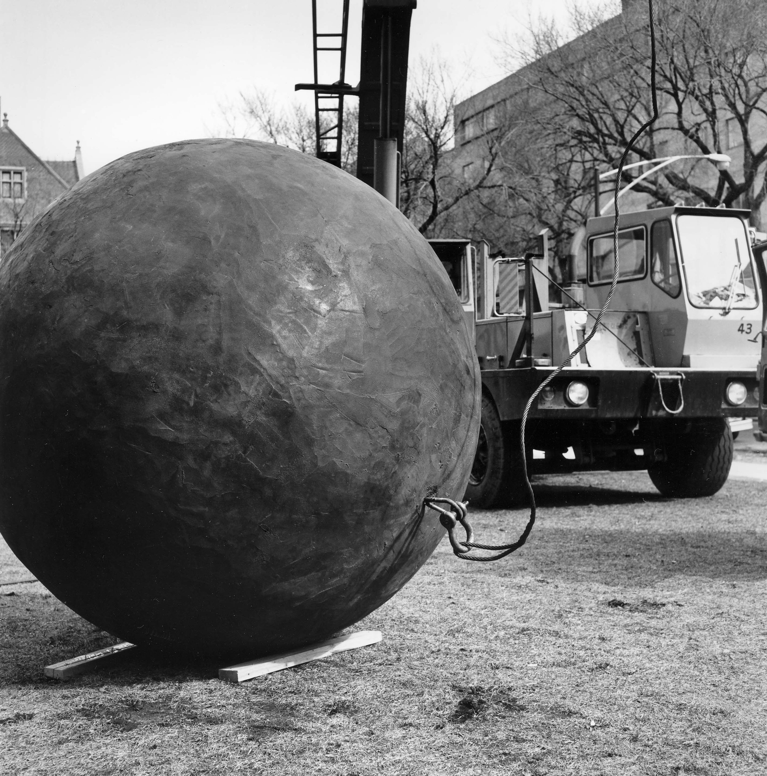 Black Sphere (1976) | Jene Highstein