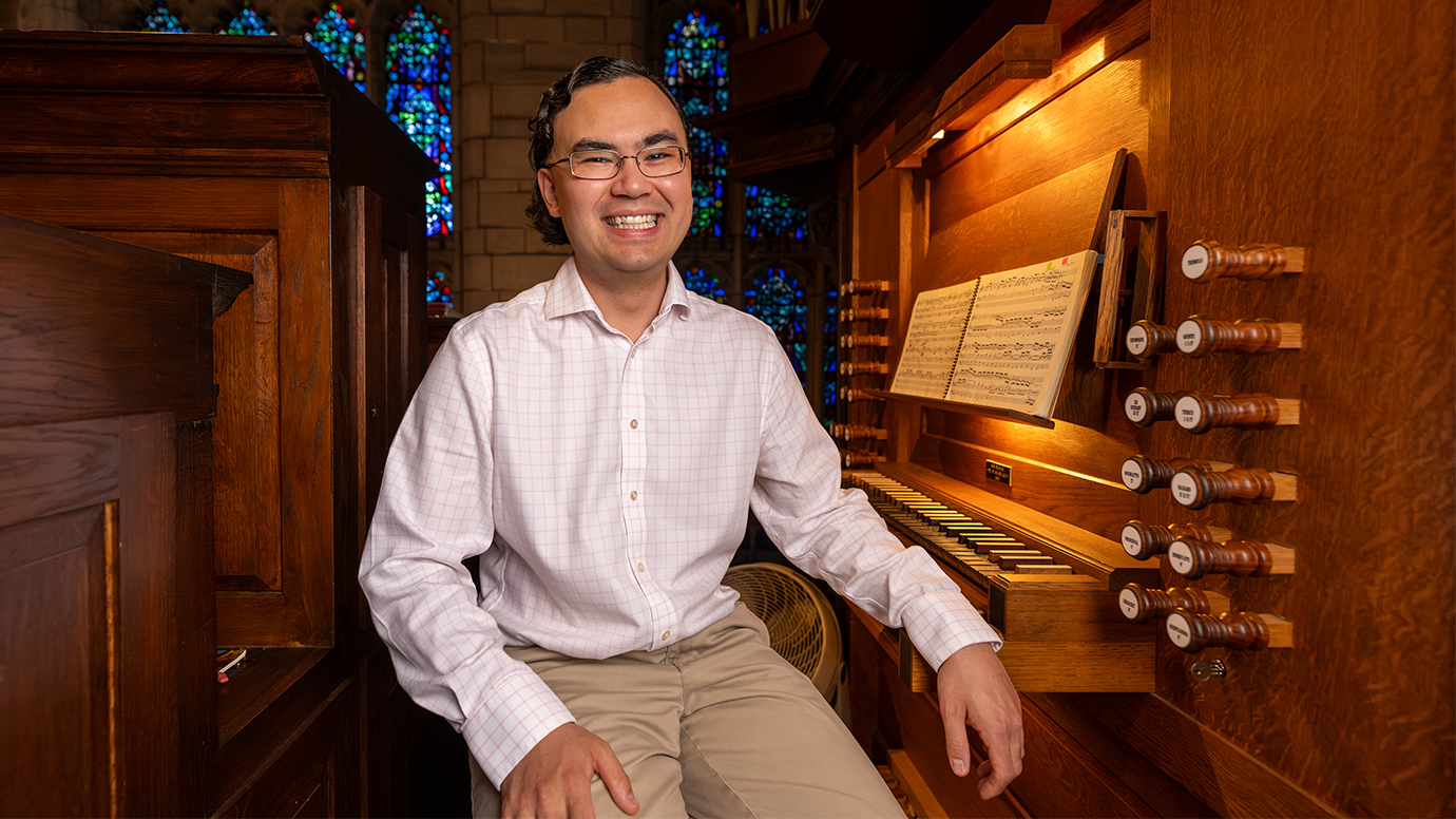 Organist pulls out all the stops to bring Bach to UChicago