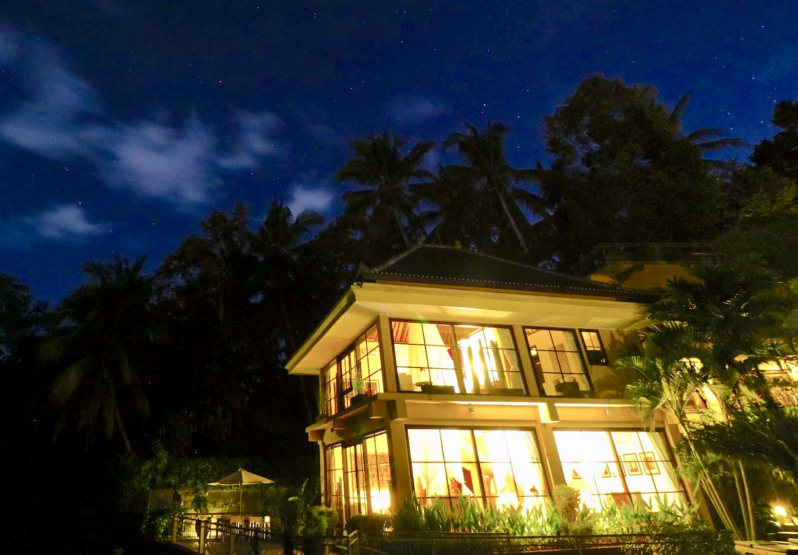 villa night 2.jpg