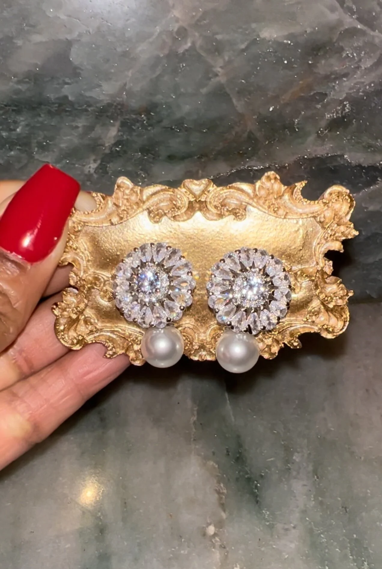 D1779916-57A3-4F8F-BEE5-C56C7EAFAE46