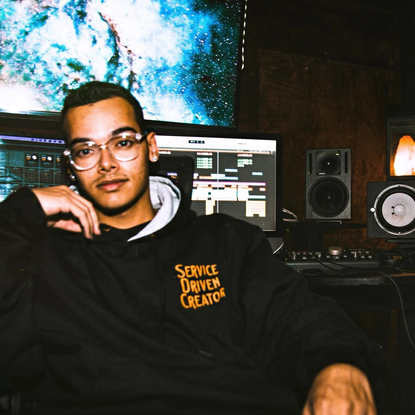 MISSION 1 🚀⁣
Born to serve, not to compete.
⁣
Despite us being quarantined, this is a time for creators around the world to come together and share the messages that the mainstream media won&rsquo;t.⁣
⁣
To support the SDC mission, merchandise is ava