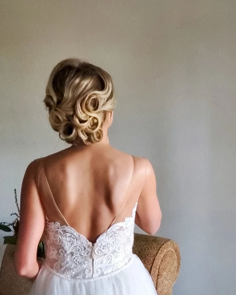 @deanadewindthair