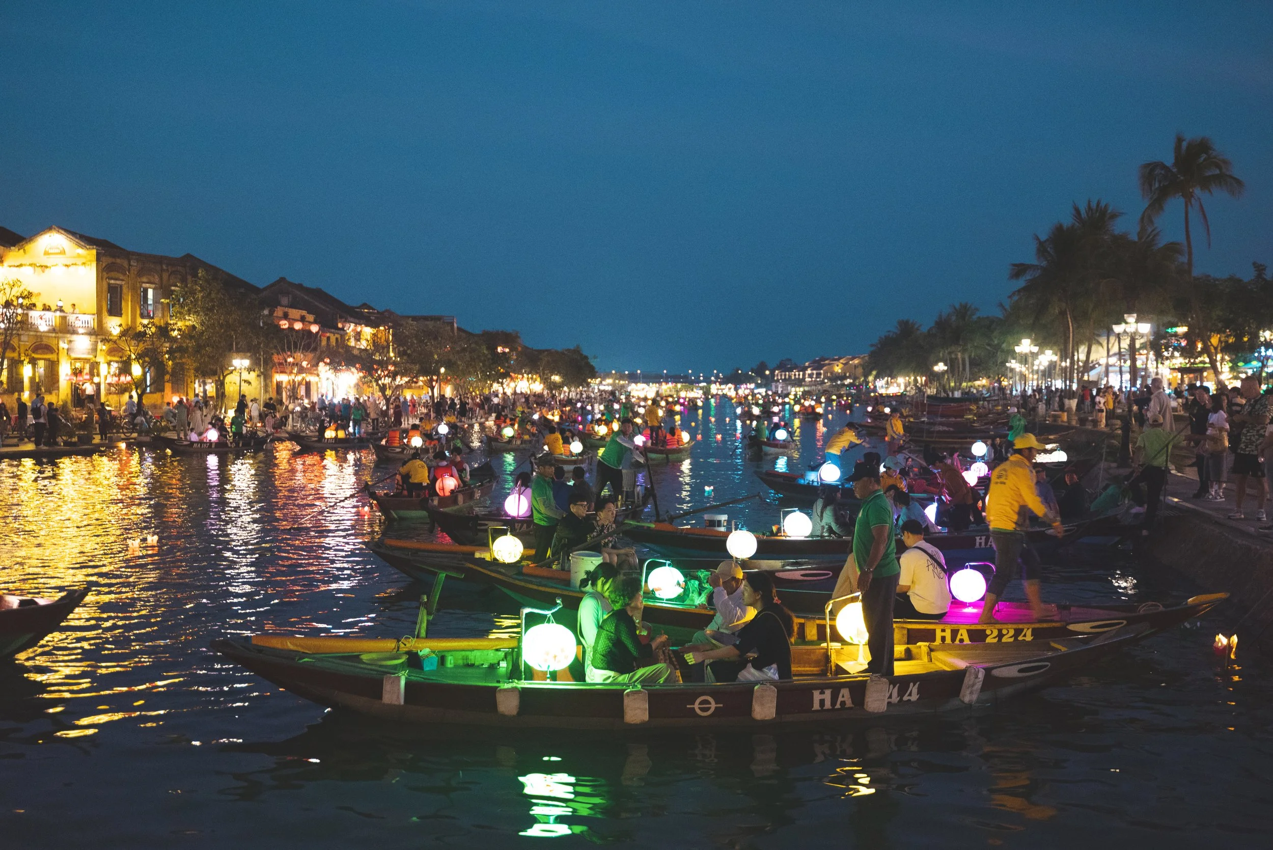 nightly lantern boats in hoi an vietnam