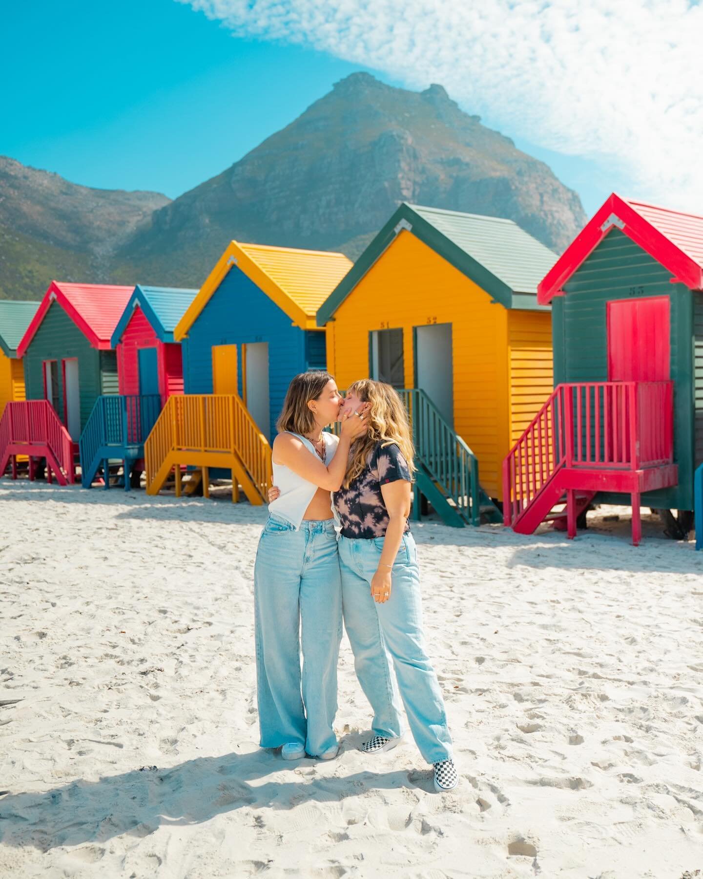 There&rsquo;s something so magical about being able to return to some of your favorite places! ✨✈️🌈

When we came to the Muizenberg colorful beach huts back in 2019, there was no way to know that we would ever be back here or that we would get to ta