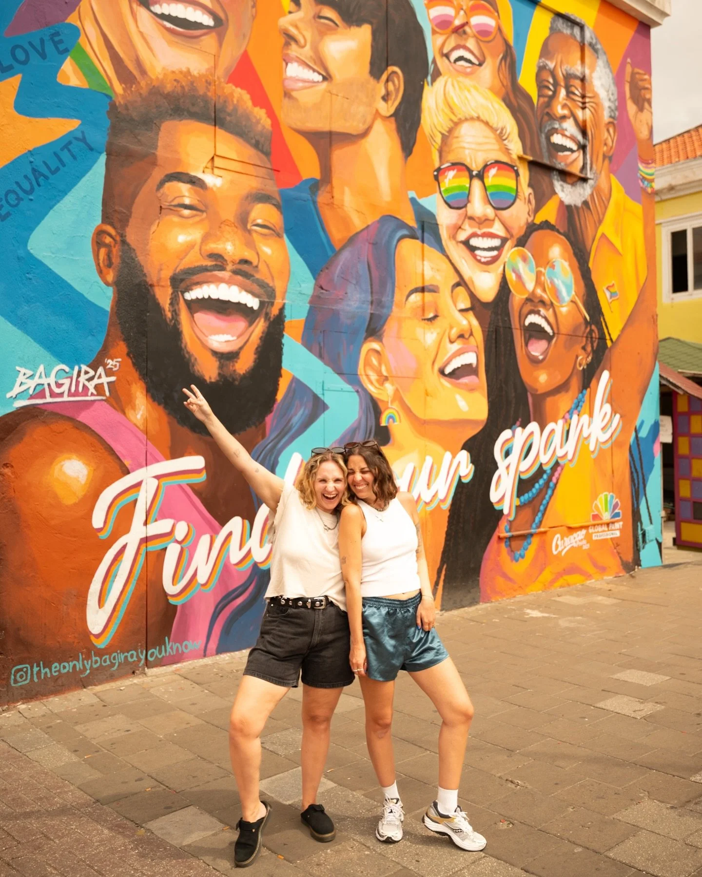 We always tell people that Cura&ccedil;ao is one of our fav LGBTQ+ friendly countries (and no, i&rsquo;m not just biased bc my family is from there!) because it&rsquo;s true! 🇨🇼🌈

Visiting there all my life, it was always a place so felt like I co