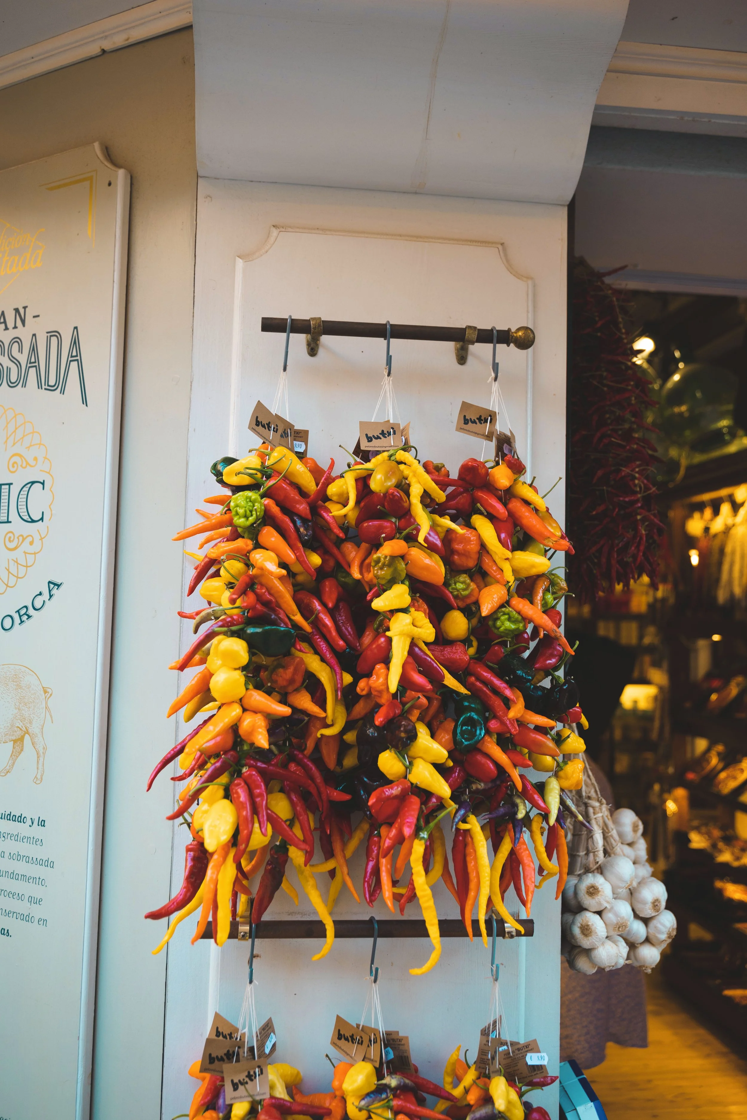 gift shop with hanging peppers in palma de mallorca