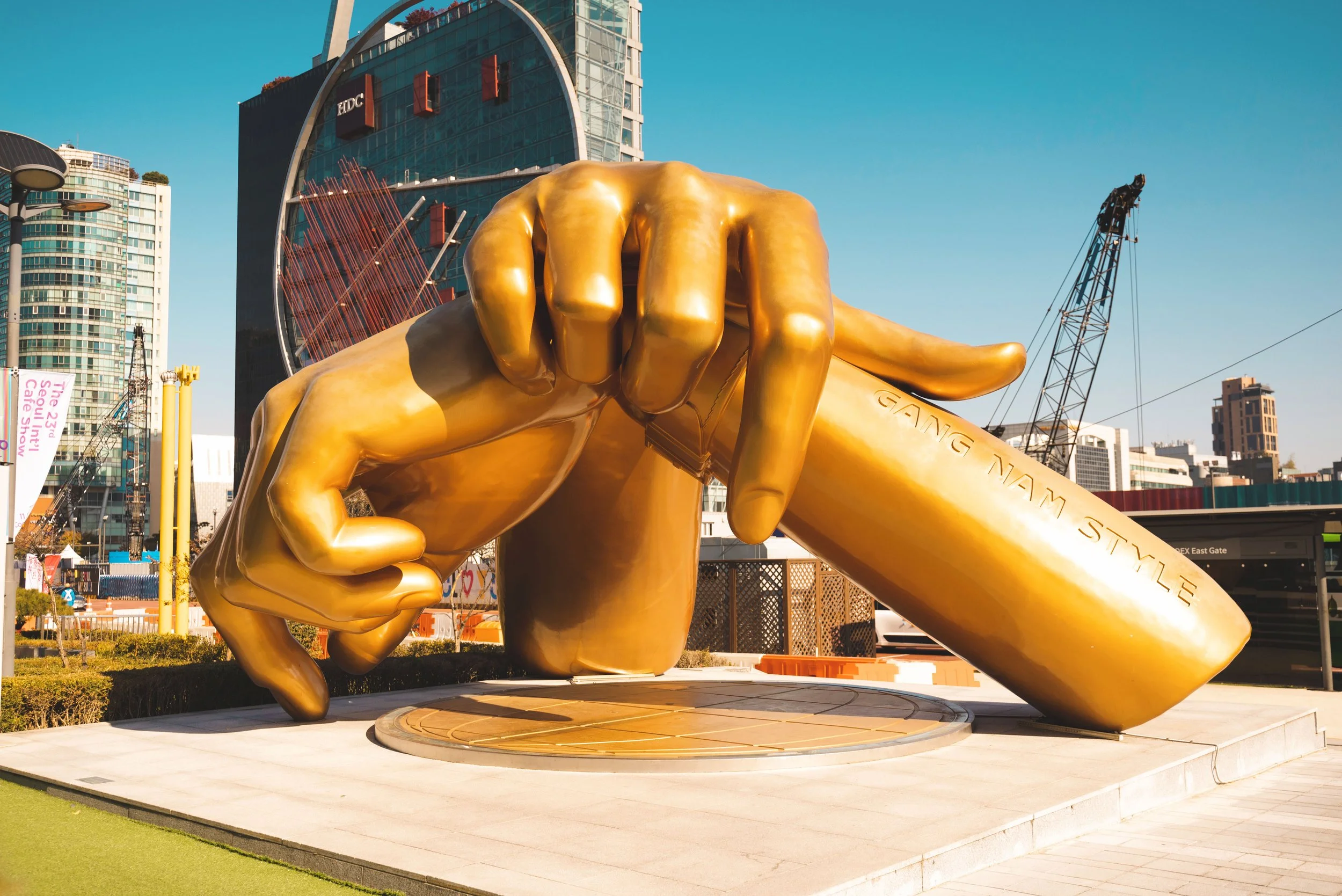 gangham style statue seoul