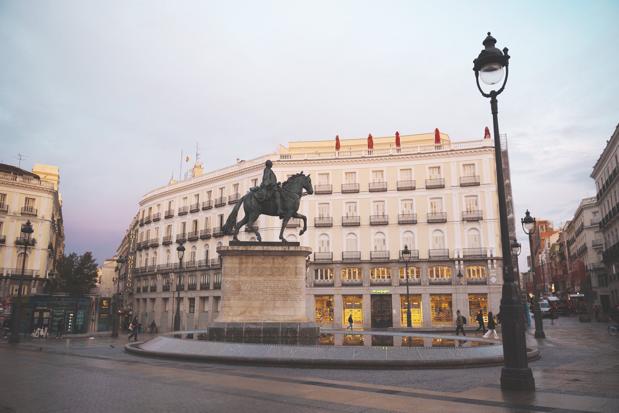 puerta del sol square madrid
