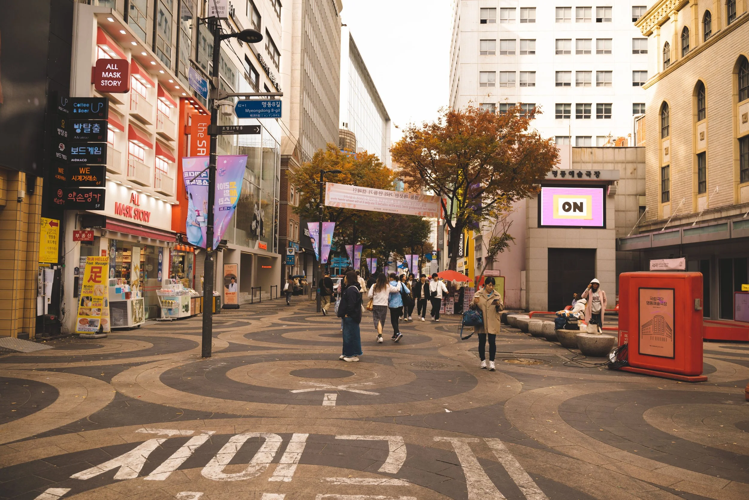 myeongdong seoul street