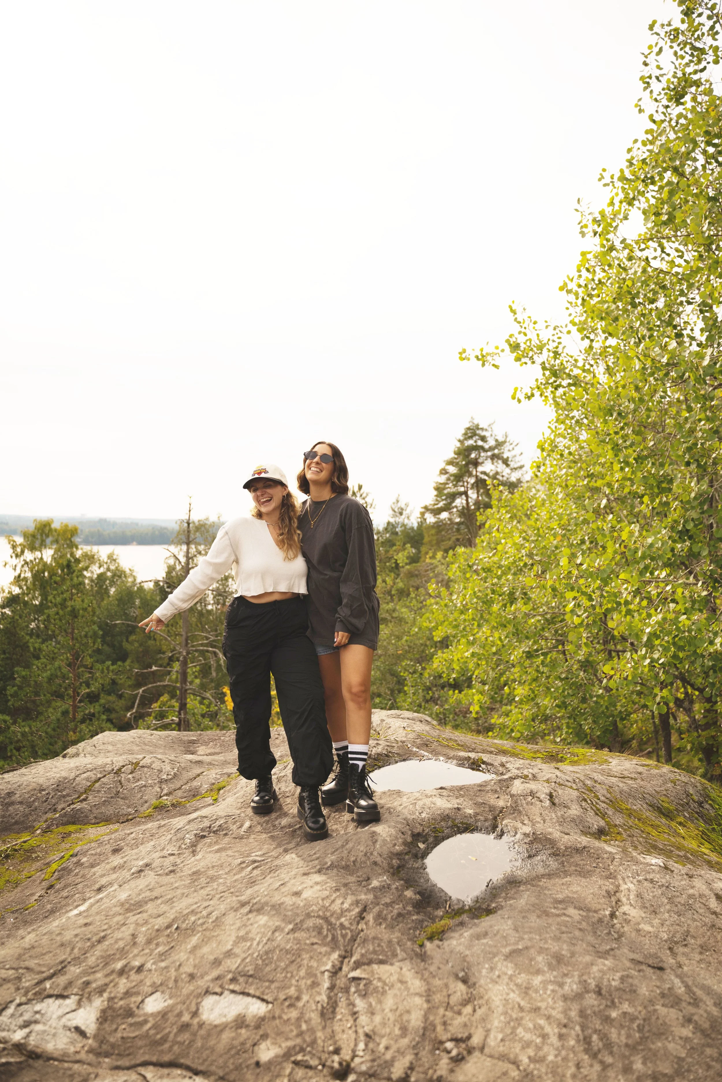 two girls standing on Pyynikki nature trail tampere