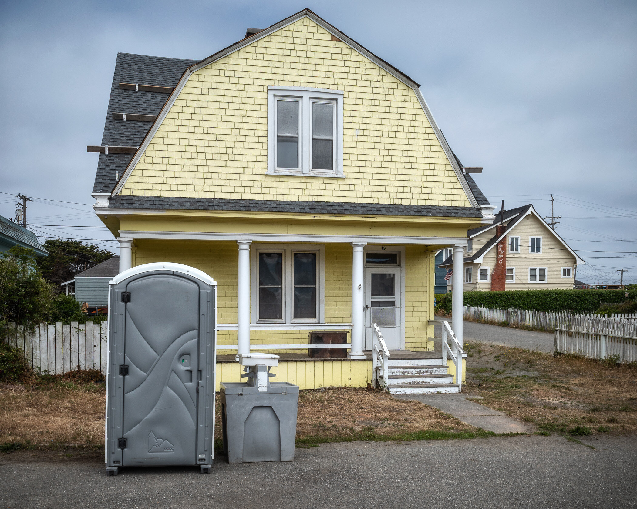 R0000830-yellow_house-web.jpg