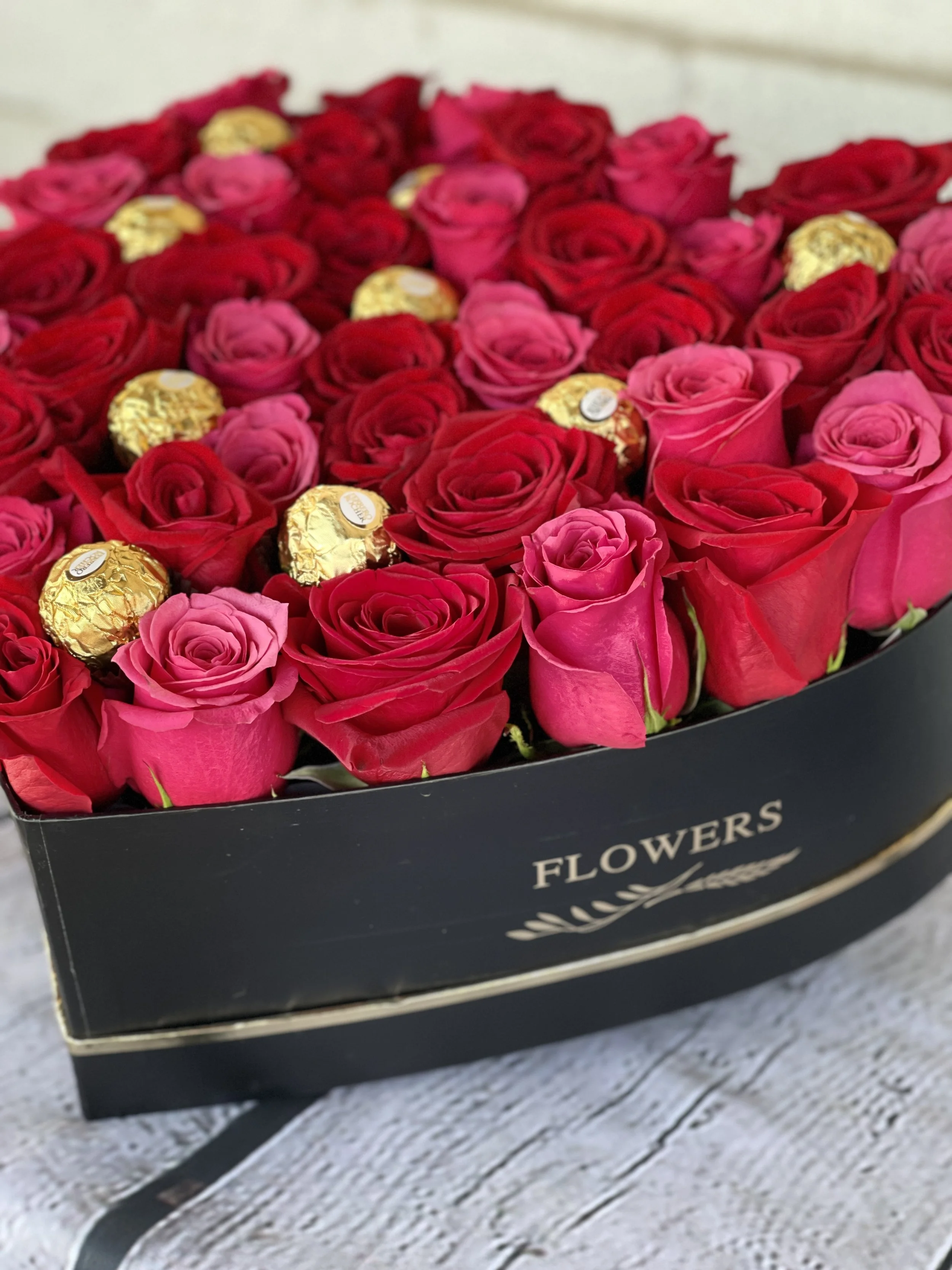 roses-heart-box-florist-phoenix-blooming-canyon .JPG