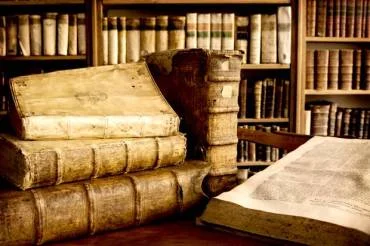 antique-books-620x412.jpg