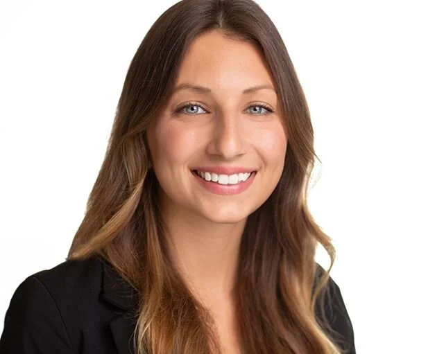 Ellyn - PHR⁠
Sony a7iii @sonyalpha⁠
Lighting: ad600 @godox_photo_equipment⁠
Reflector: Eyelighter @westcottlighting⁠
@tethertools @captureonepro @lightroom —⁠
#headshots #headshot #headshotphotographer #headshotphotography #portrait #photoshopretouch