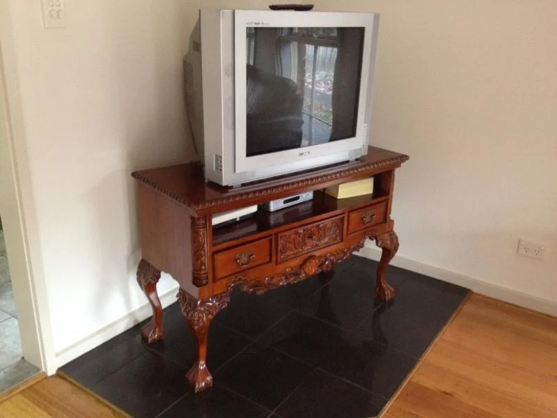 TV010