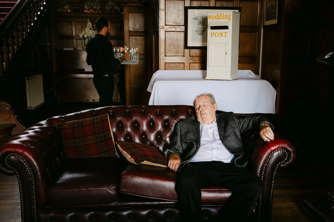 court-colman-manor-hotel-documentary-wedding-unposed-moments-bridgend.jpg