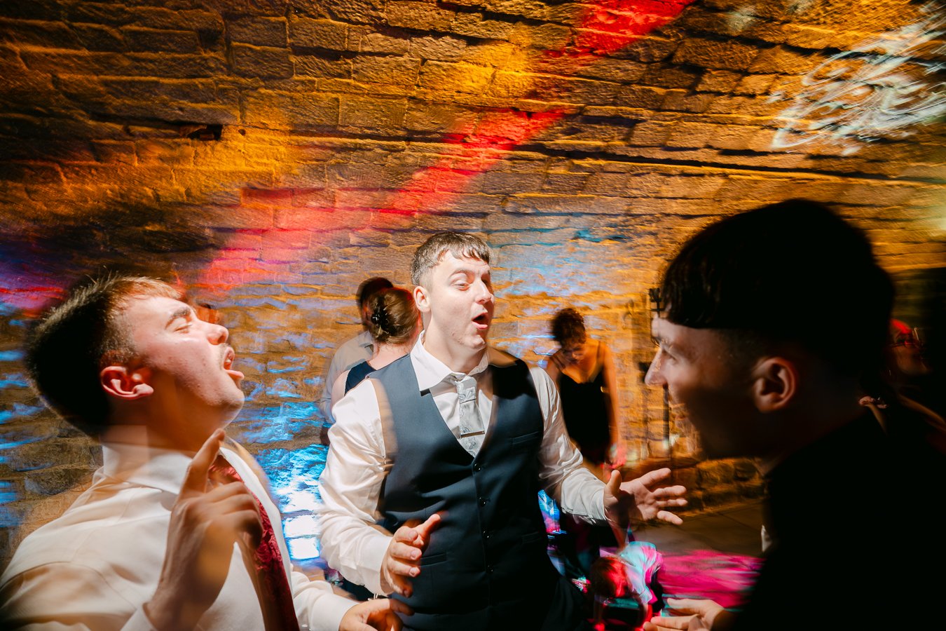 castle-cardiff-guests-dancing.jpg