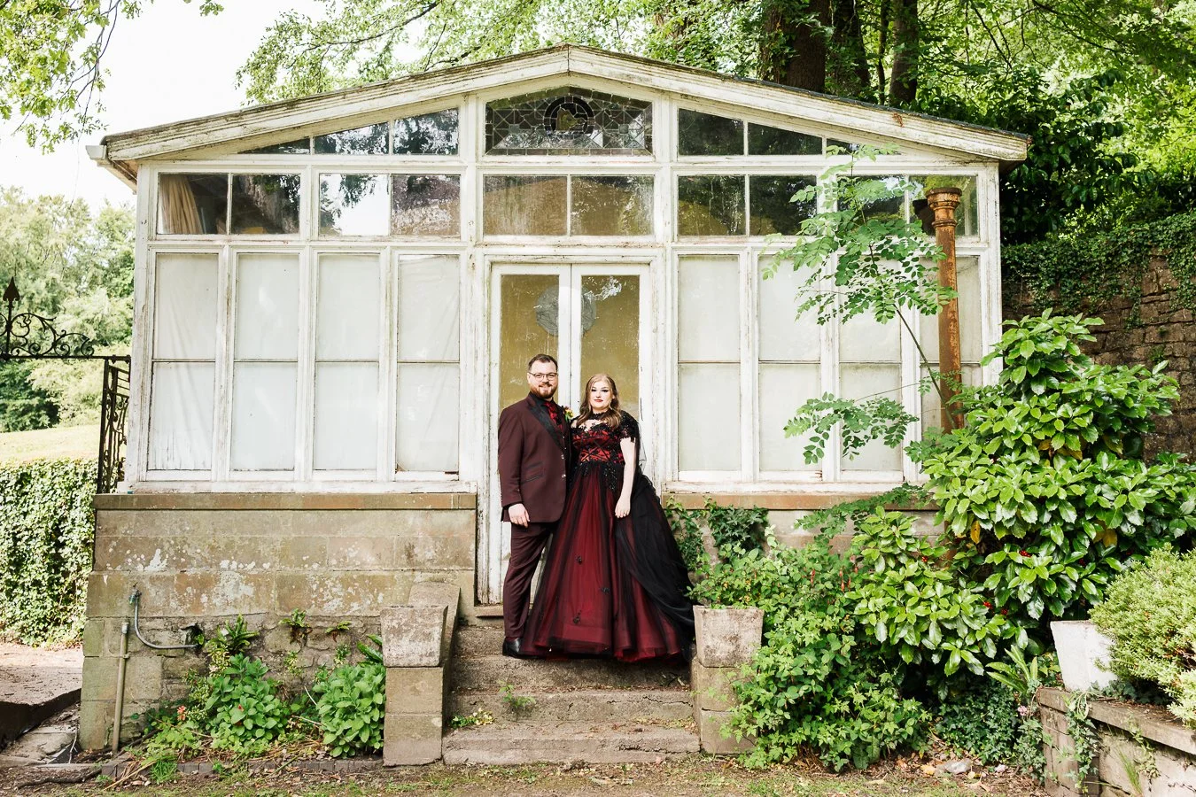 court-colman-manor-hotel-documentary-wedding-couple-portrait.jpg