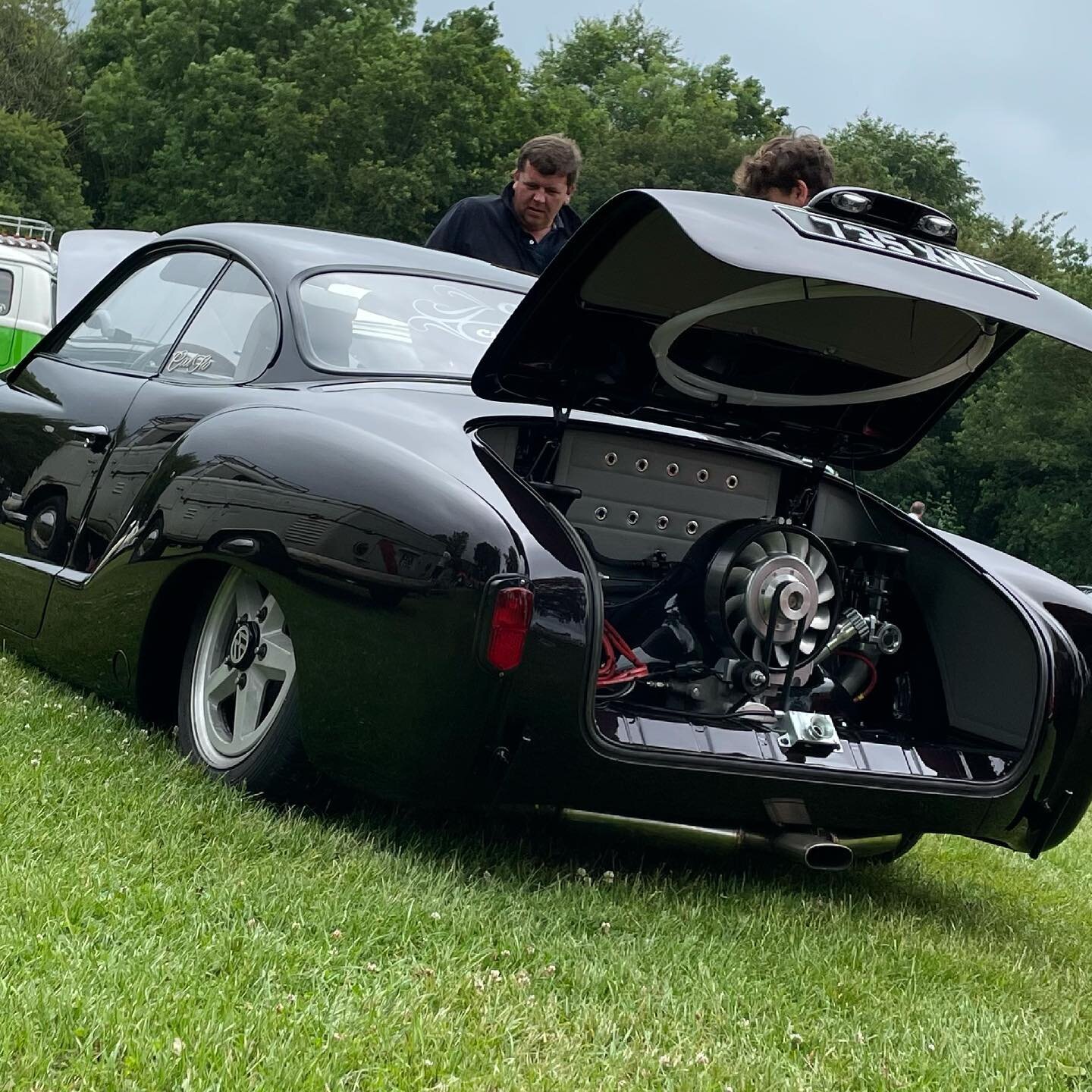 great to be on the road to normal and back at shows, and what a great show @classicsattheclubhouse #aircoolededition #aircooled #thesamba #coolflo #classicsattheclubhouse #karmannghia #lowlightghia #vwtype2 #vwbeetle #hvsuk #carstorageuk #aircooledvw