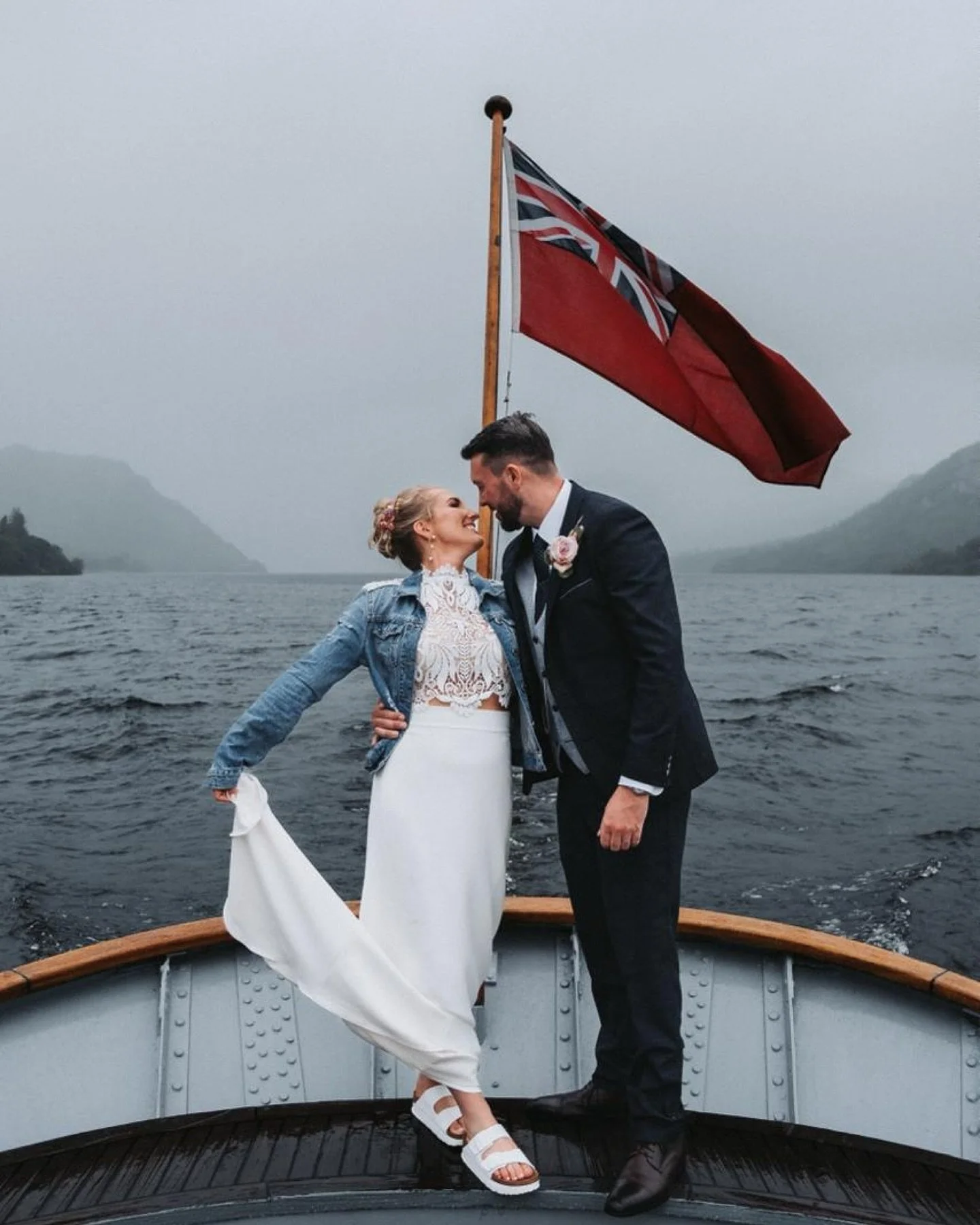 HAPPY ANNIVERSARY LEXY AND ANDREW! 🎉🎉

A whole year since this epic wedding in the Lake District. 

#innonthelakeweddings #lakedistrictwedding #lakedistrictweddingphotography