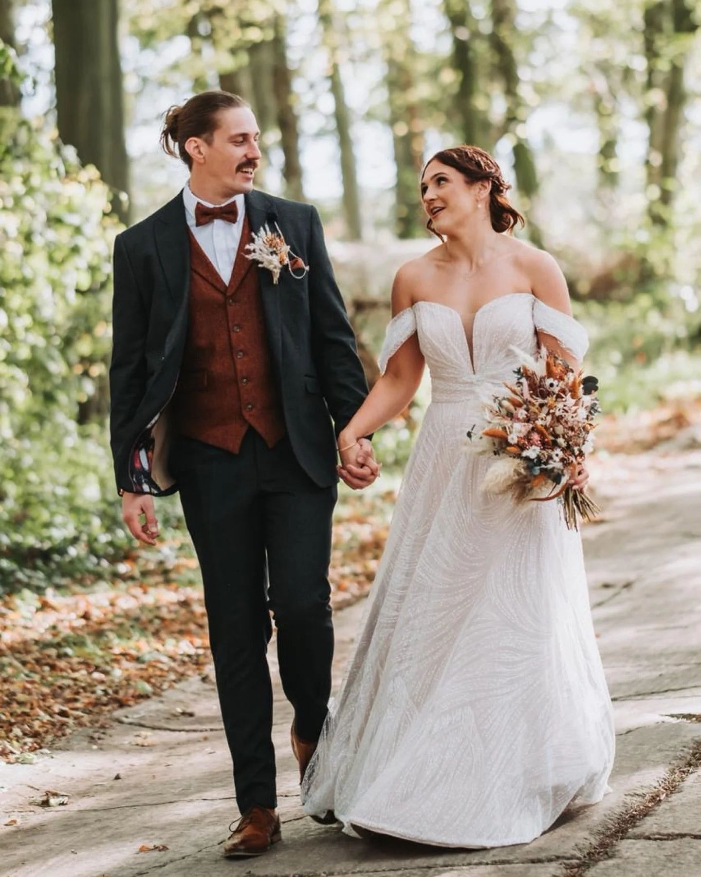 How can I sum up yesterday? It really couldn’t have gone much better. Even the weather was great, but perhaps it could have done with being a little warmer!
Theif Hall is one of my very favourite venues to photograph. Not only is the location