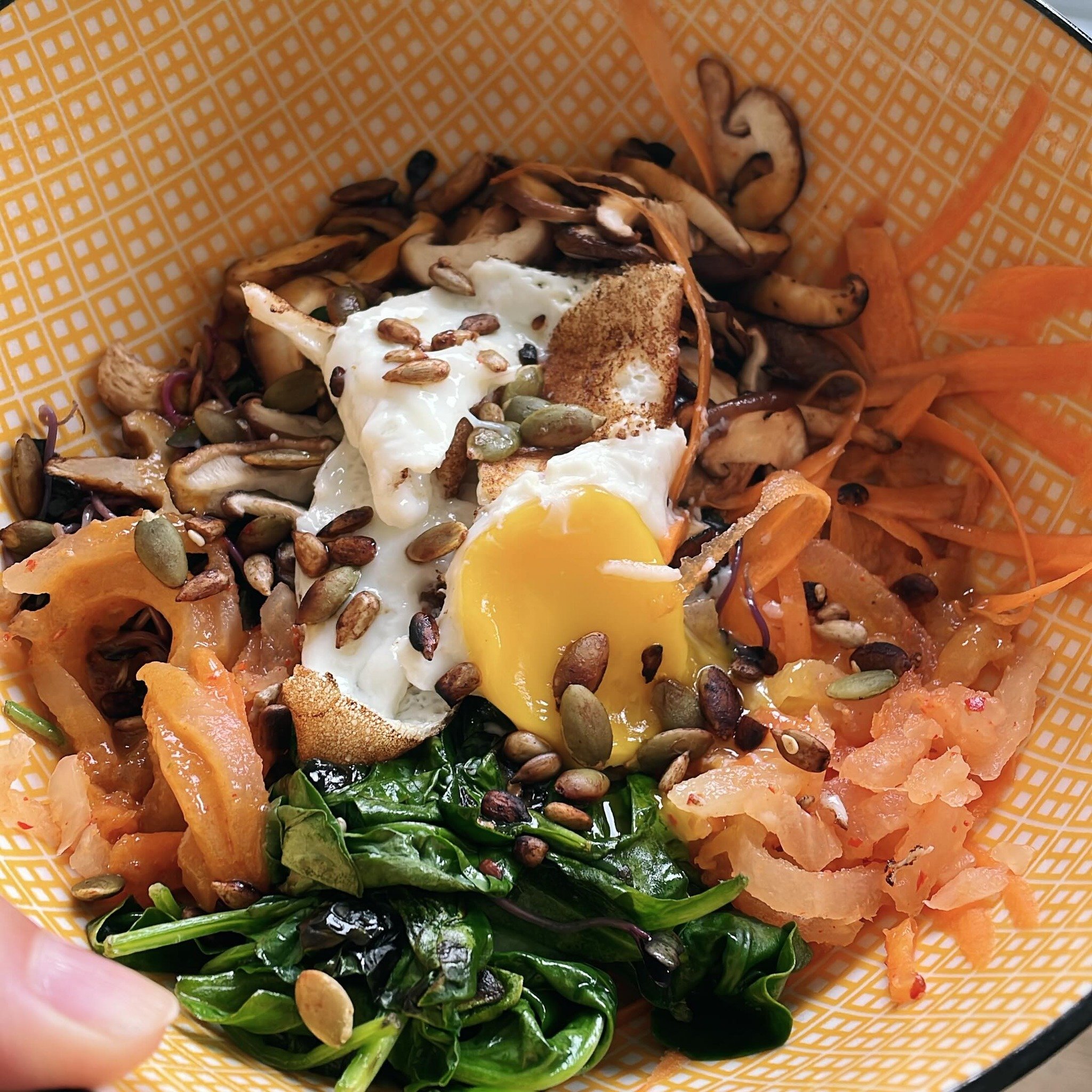 Salade Bibimbap 🥰&hearts;️
Inviter la Cor&eacute;e chez soi &hellip;. Les saveurs culinaires ou une autre fa&ccedil;on de voyager. #cuisiner est vraiment un plaisir et une exploration pour moi chaque semaine.
J&rsquo;avoue que j&rsquo;ai un amour po