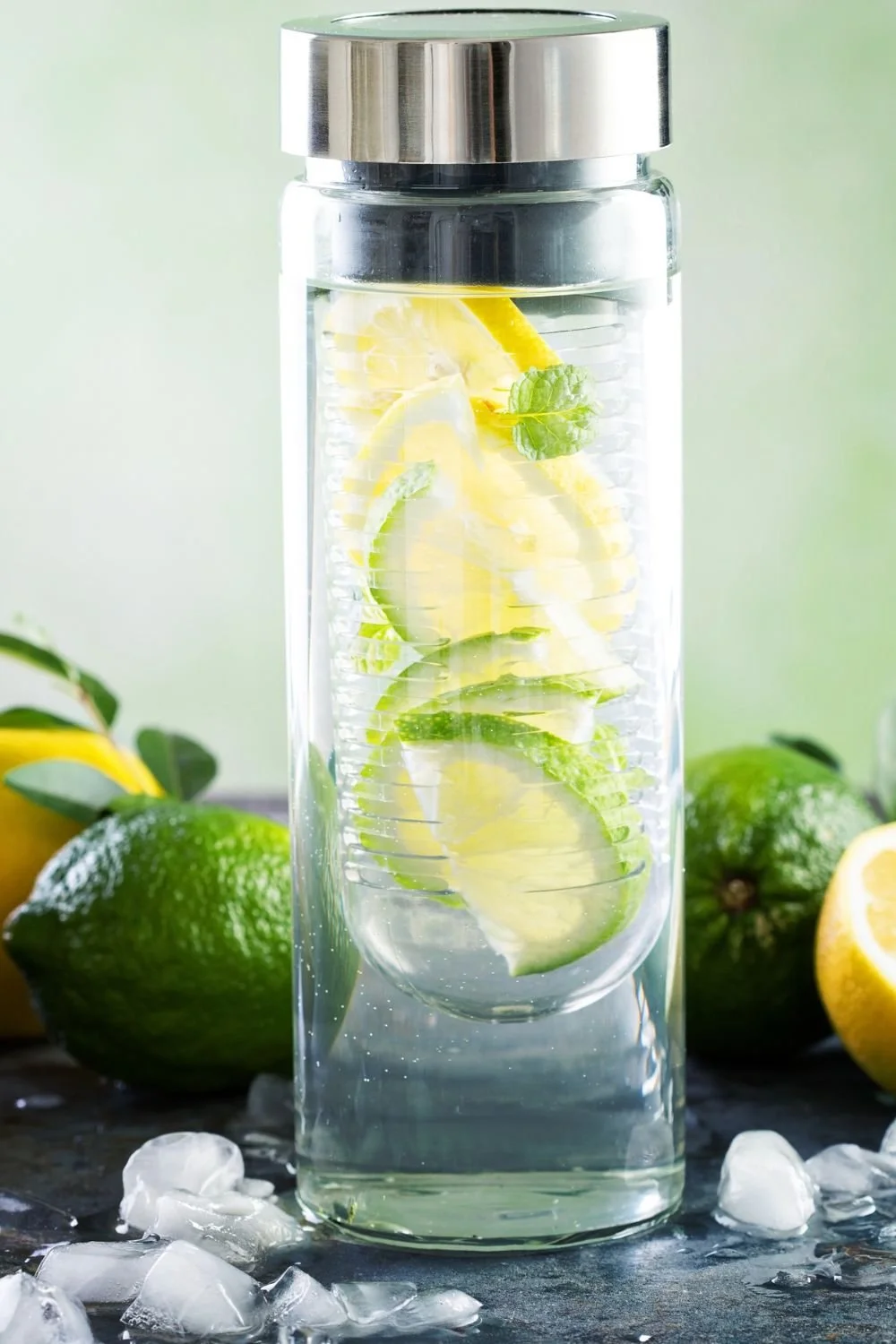 Pourquoi bien s’hydrater pendant la canicule est vital!