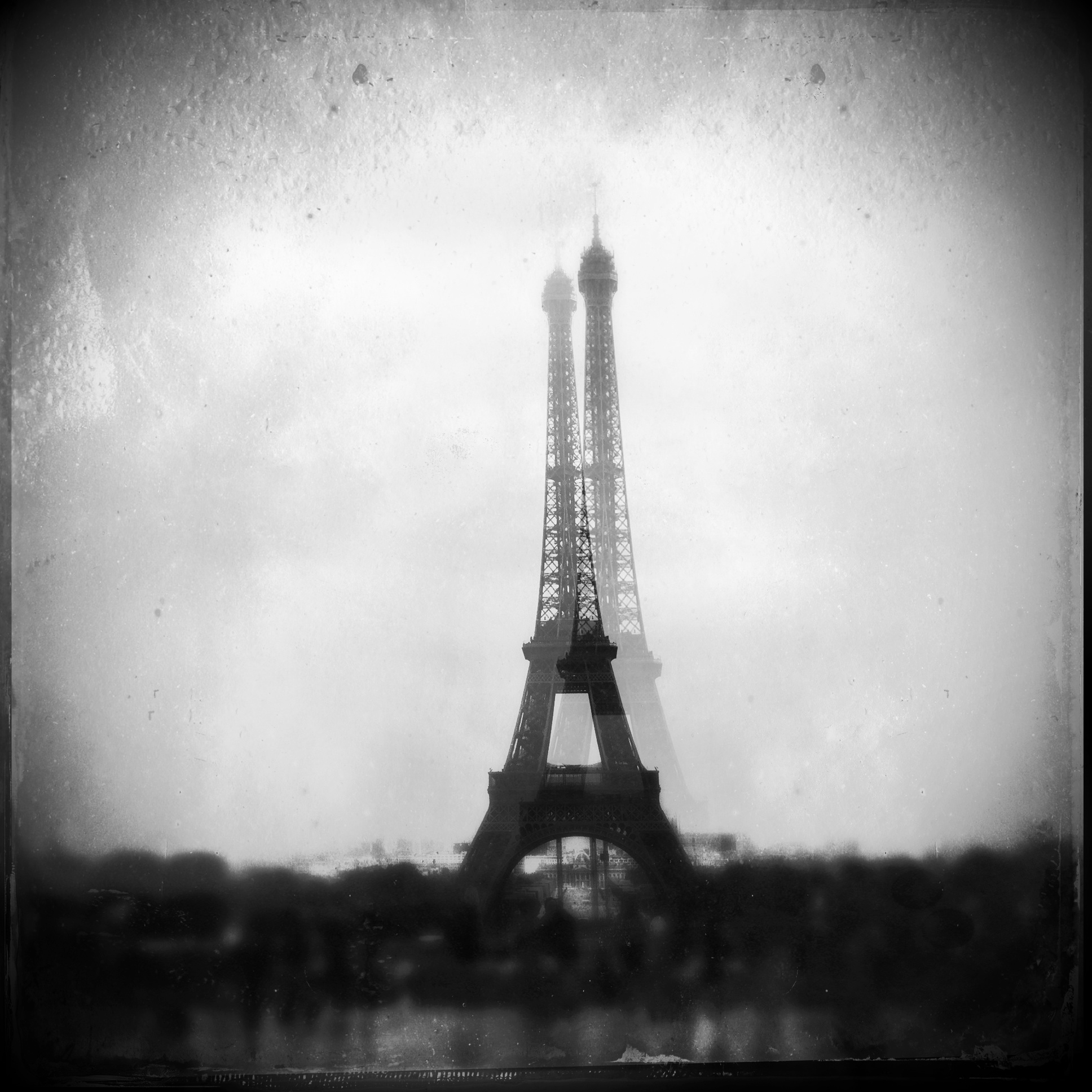 Double Tour Eiffel.jpg