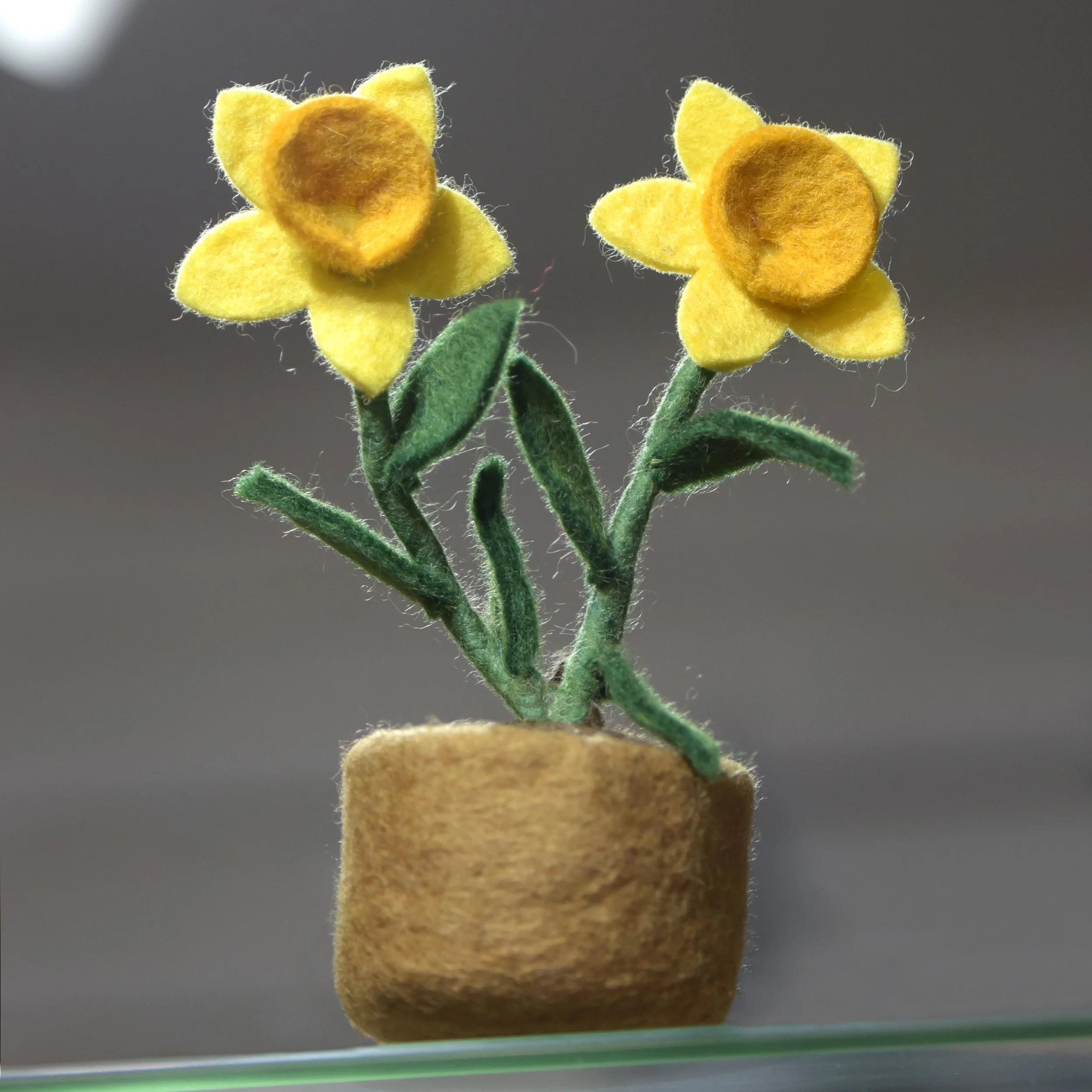 2 handmade felt daffodils — Dunster Living